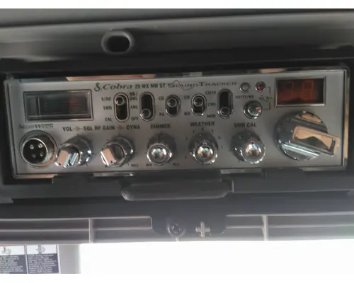 KENWORTH T680 RADIO AV EQUIPMENT