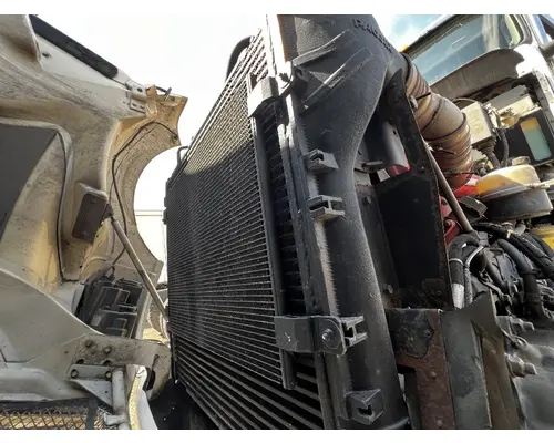 KENWORTH T680 Radiator Shroud