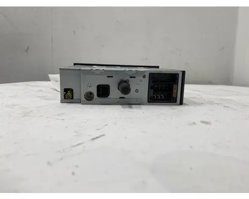 KENWORTH T680 Radio