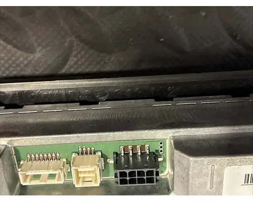 KENWORTH T680 Radio