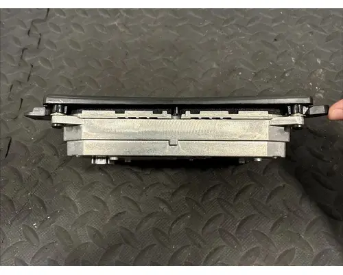 KENWORTH T680 Radio