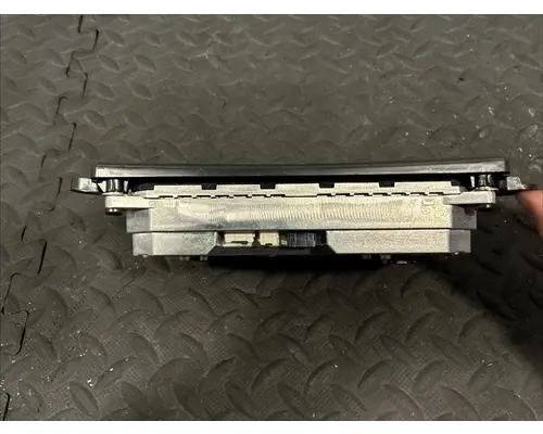 KENWORTH T680 Radio