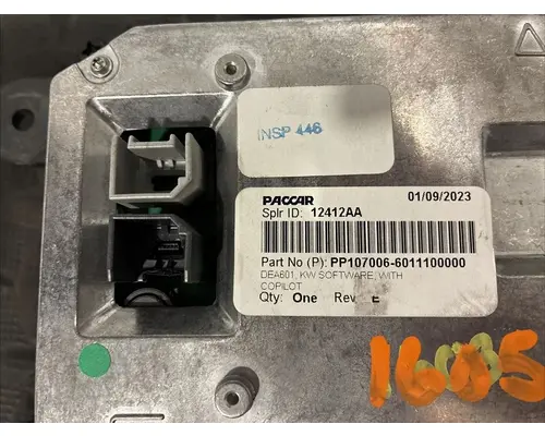 KENWORTH T680 Radio