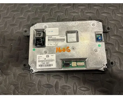 KENWORTH T680 Radio
