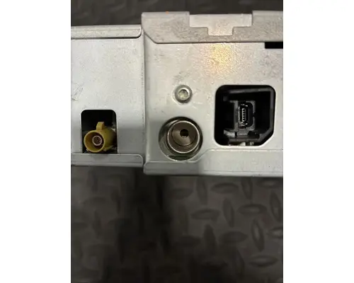 KENWORTH T680 Radio