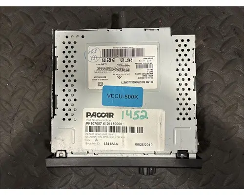 KENWORTH T680 Radio