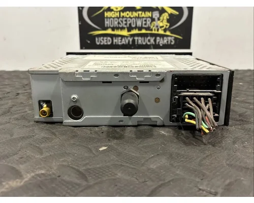 KENWORTH T680 Radio