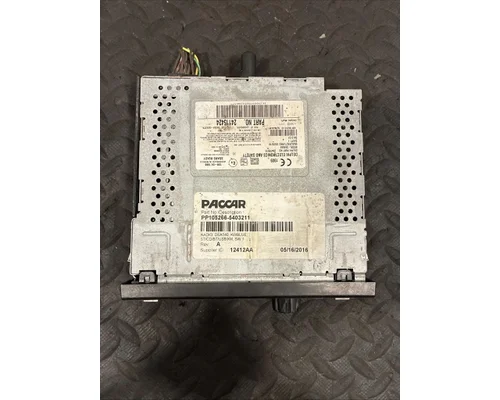KENWORTH T680 Radio
