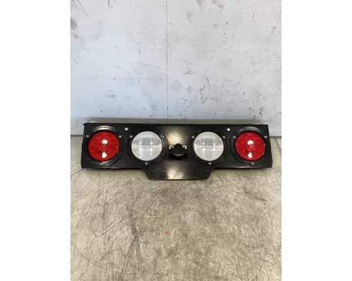 KENWORTH T680 Rear Light Panel