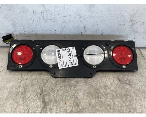 KENWORTH T680 Rear Light Panel