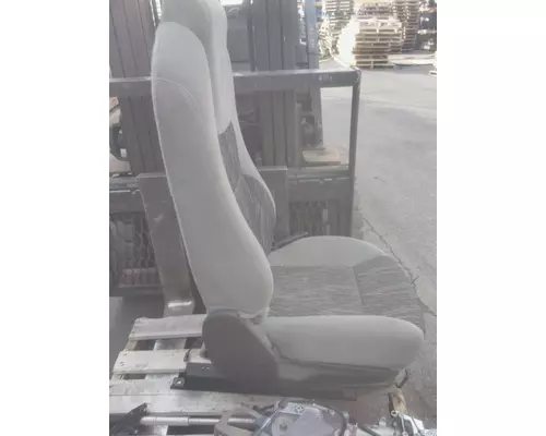 KENWORTH T680 SEAT, FRONT