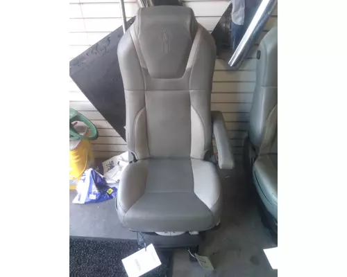 KENWORTH T680 SEAT, FRONT