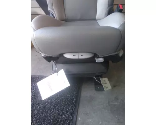 KENWORTH T680 SEAT, FRONT