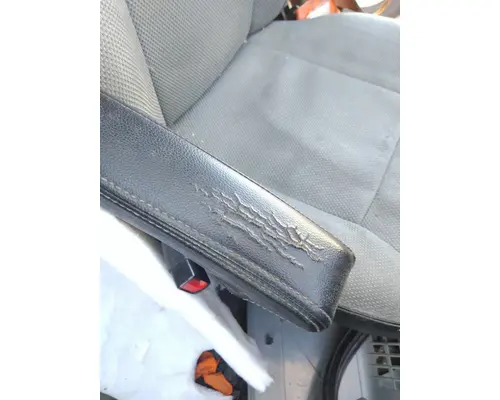 KENWORTH T680 SEAT, FRONT
