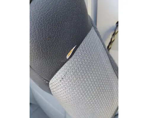 KENWORTH T680 SEAT, FRONT