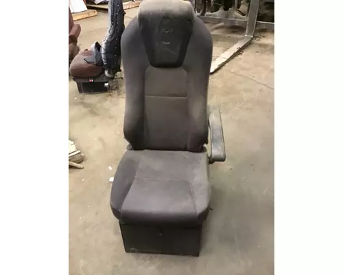 KENWORTH T680 SEAT, FRONT