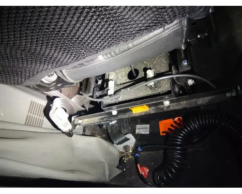 KENWORTH T680 SEAT, FRONT