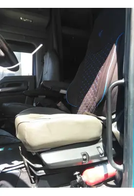 KENWORTH T680 SEAT, FRONT