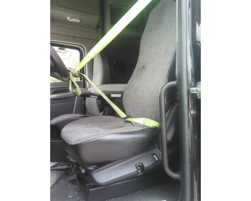 KENWORTH T680 SEAT, FRONT
