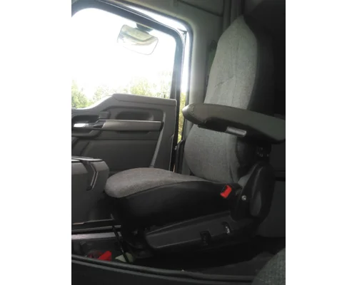 KENWORTH T680 SEAT, FRONT