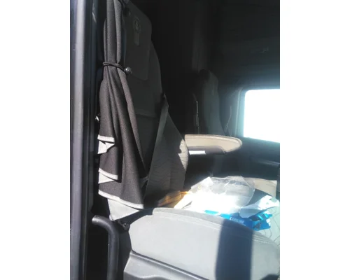 KENWORTH T680 SEAT, FRONT