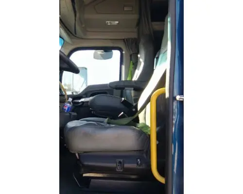 KENWORTH T680 SEAT, FRONT