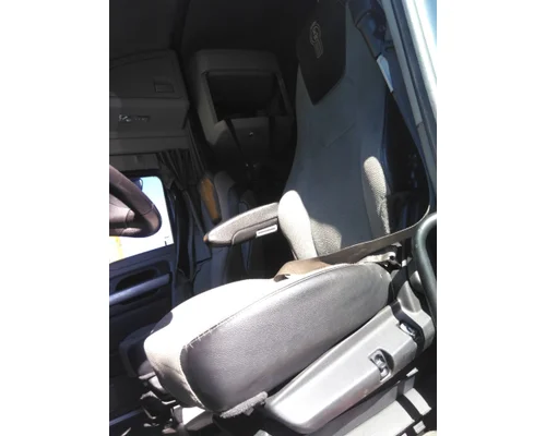 KENWORTH T680 SEAT, FRONT