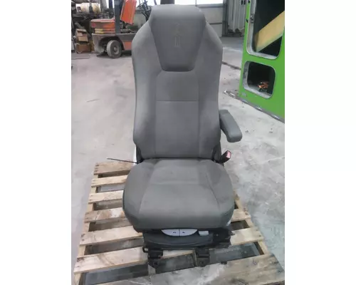 KENWORTH T680 SEAT, FRONT