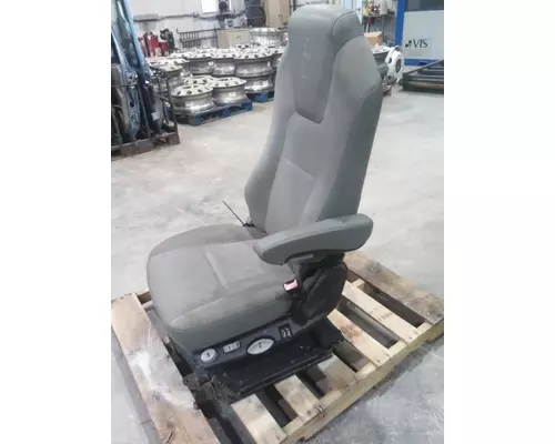 KENWORTH T680 SEAT, FRONT