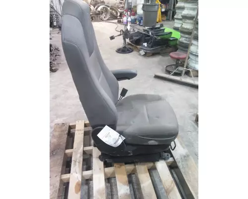 KENWORTH T680 SEAT, FRONT