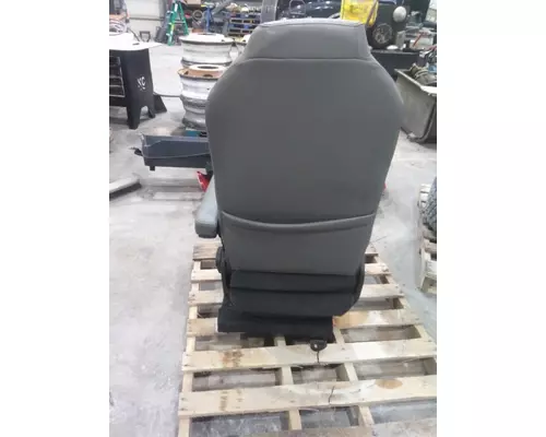 KENWORTH T680 SEAT, FRONT