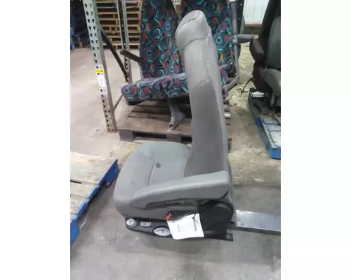 KENWORTH T680 SEAT, FRONT