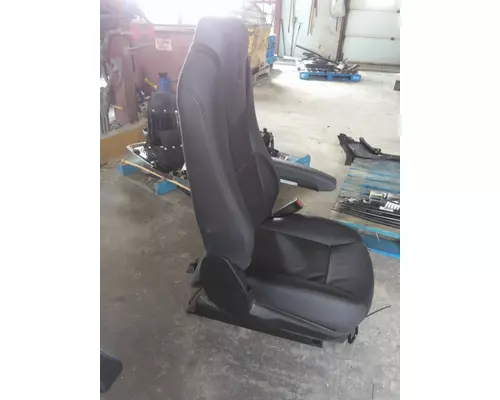 KENWORTH T680 SEAT, FRONT