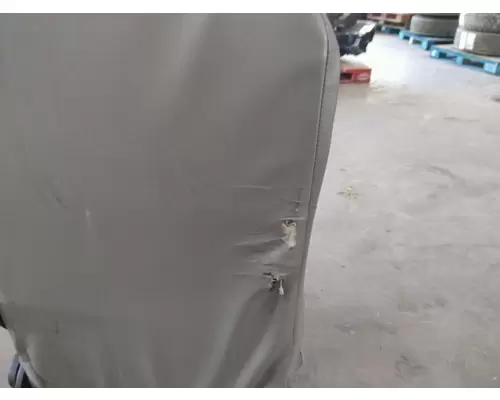 KENWORTH T680 SEAT, FRONT