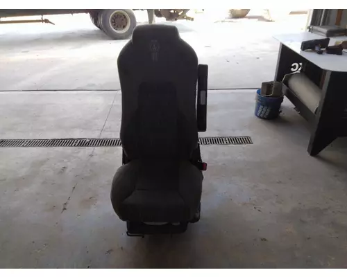 KENWORTH T680 SEAT, FRONT