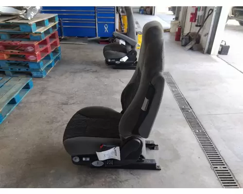 KENWORTH T680 SEAT, FRONT