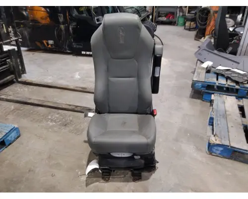 KENWORTH T680 SEAT, FRONT