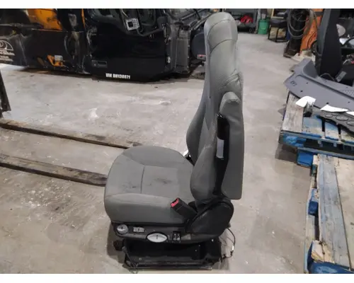 KENWORTH T680 SEAT, FRONT