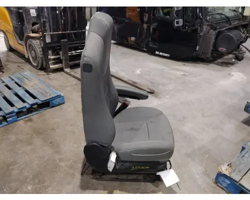 KENWORTH T680 SEAT, FRONT