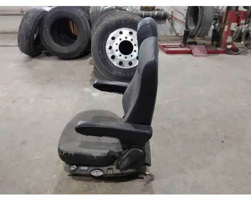 KENWORTH T680 SEAT, FRONT
