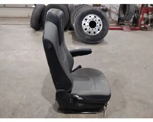 KENWORTH T680 SEAT, FRONT