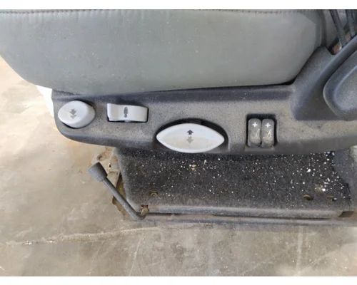 KENWORTH T680 SEAT, FRONT