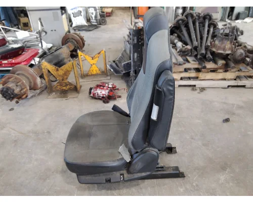 KENWORTH T680 SEAT, FRONT