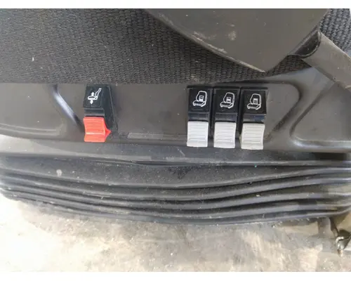 KENWORTH T680 SEAT, FRONT