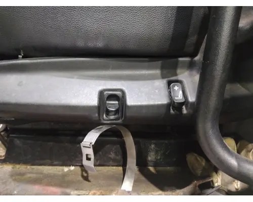KENWORTH T680 SEAT, FRONT