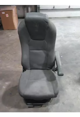 KENWORTH T680 SEAT, FRONT