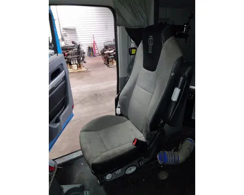 KENWORTH T680 SEAT, FRONT