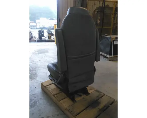 KENWORTH T680 SEAT, FRONT