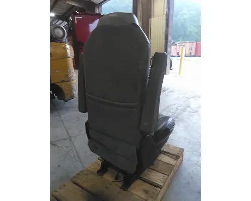 KENWORTH T680 SEAT, FRONT