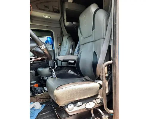 KENWORTH T680 SEAT, FRONT